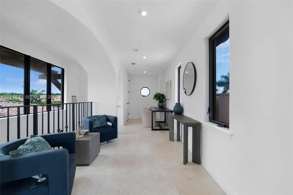 6226 Paradise Point Dr Palmetto Bay, FL 33157