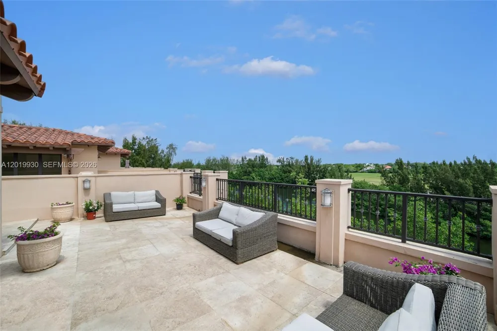 6226 Paradise Point Dr Palmetto Bay, FL 33157