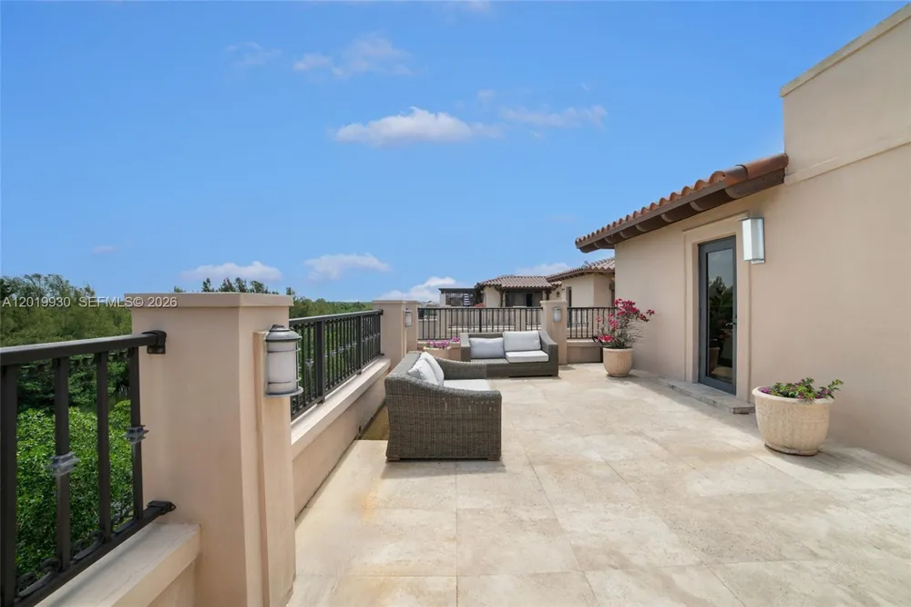 6226 Paradise Point Dr Palmetto Bay, FL 33157
