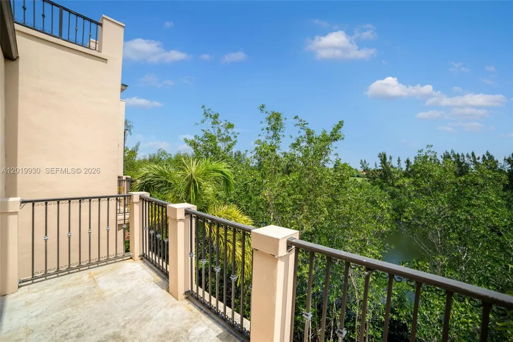 6226 Paradise Point Dr Palmetto Bay, FL 33157