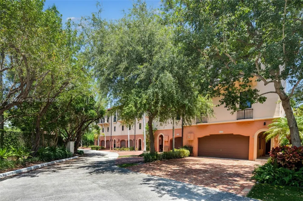 6226 Paradise Point Dr Palmetto Bay, FL 33157