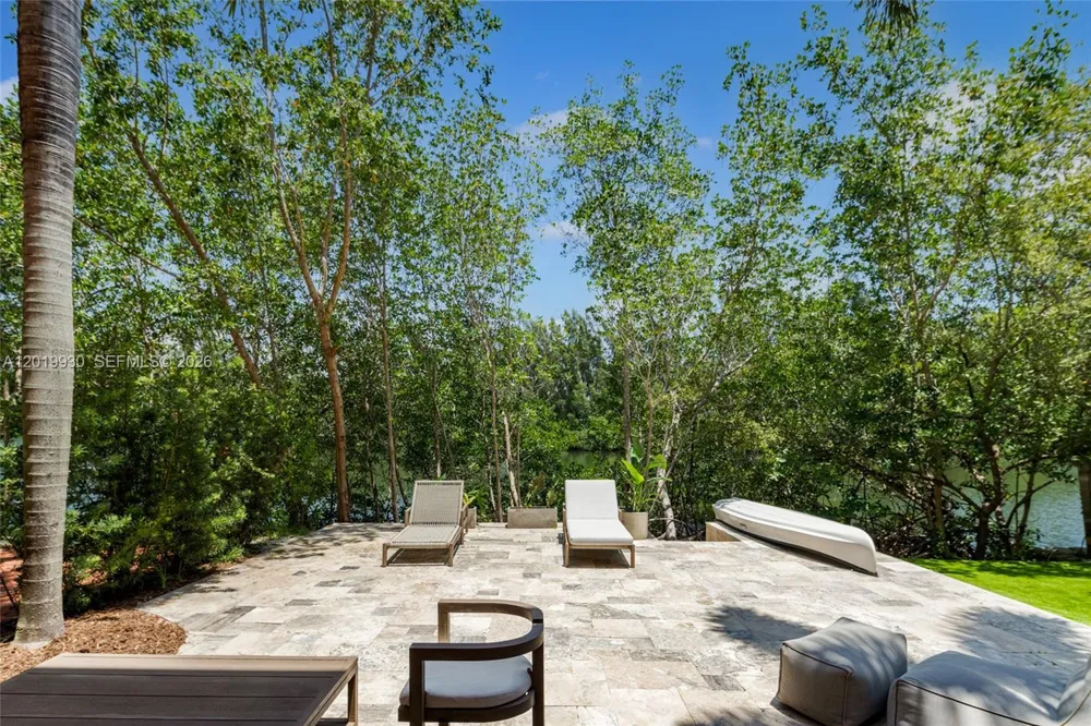 6226 Paradise Point Dr Palmetto Bay, FL 33157
