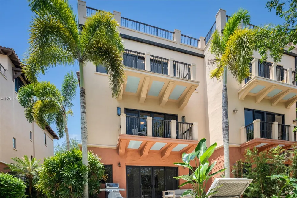 6226 Paradise Point Dr Palmetto Bay, FL 33157