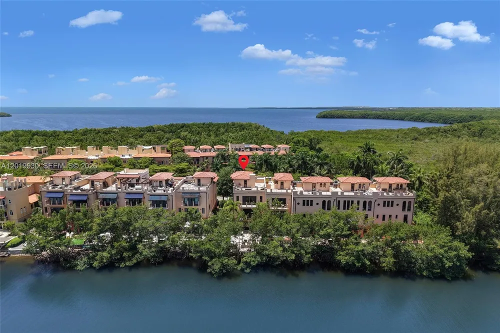 6226 Paradise Point Dr Palmetto Bay, FL 33157