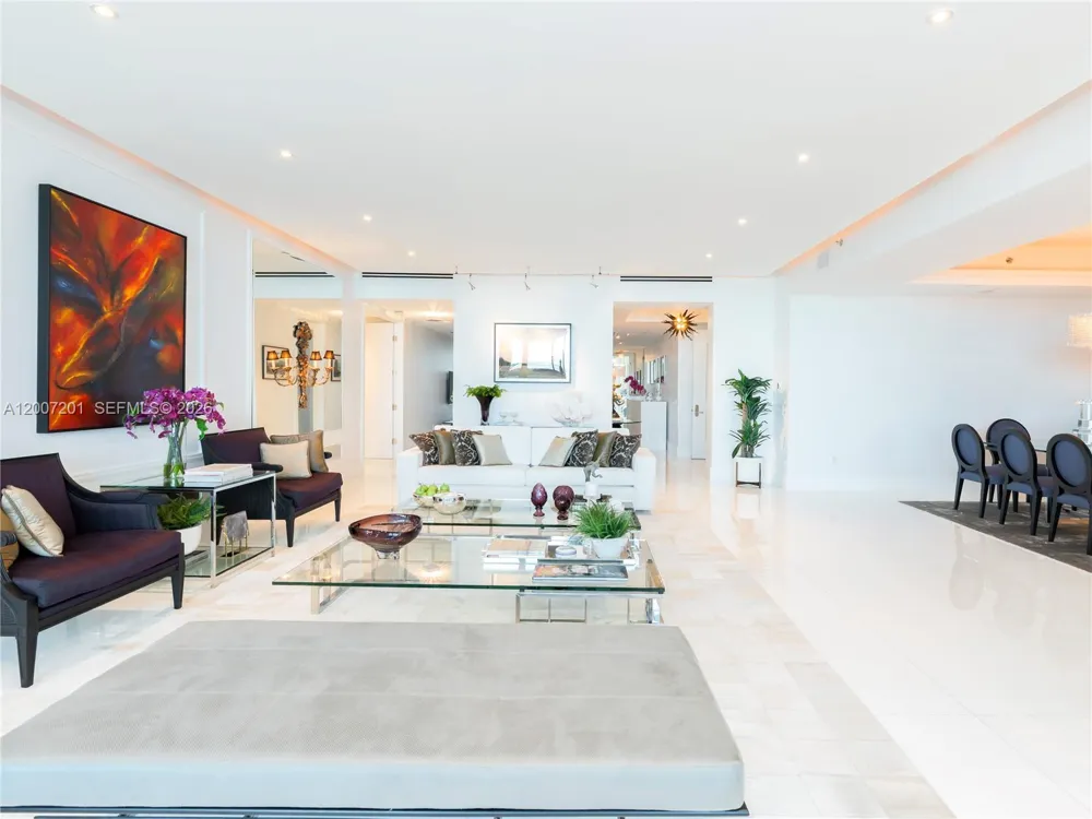 5959 Collins Ave #906 Miami Beach, FL 33140