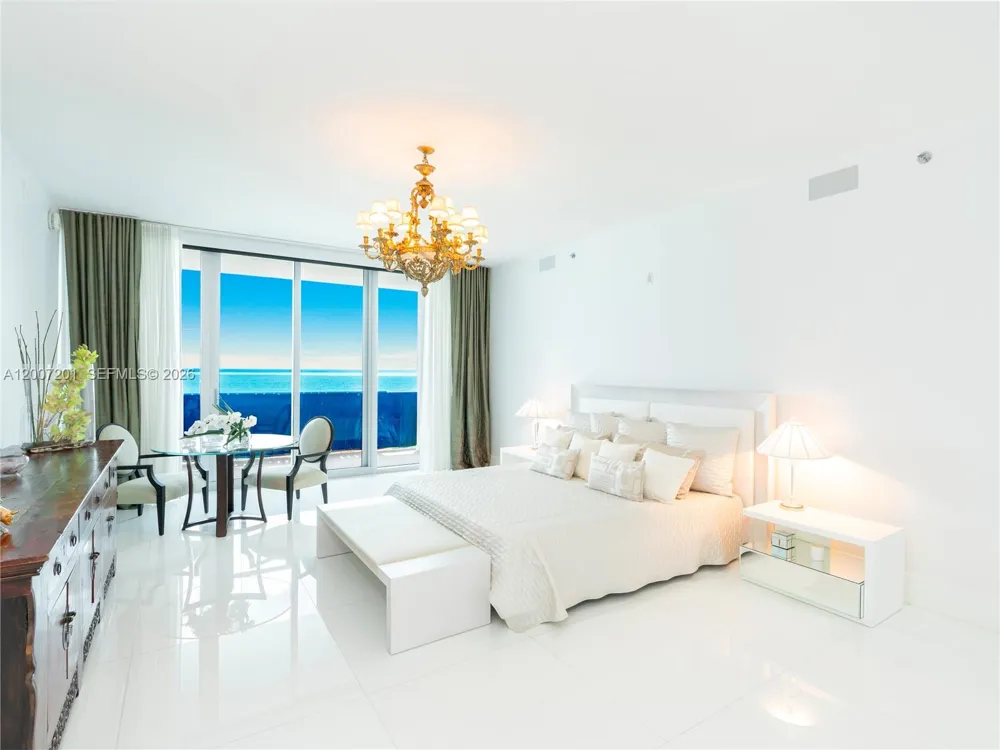 5959 Collins Ave #906 Miami Beach, FL 33140