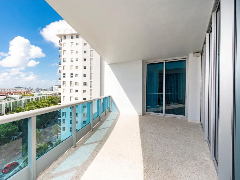 5959 Collins Ave #906 Miami Beach, FL 33140
