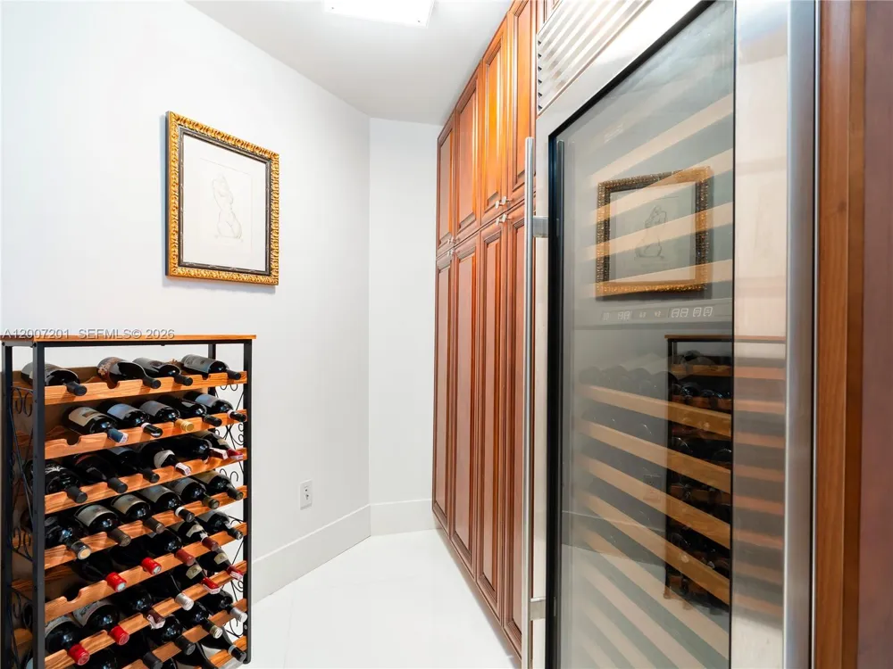 5959 Collins Ave #906 Miami Beach, FL 33140