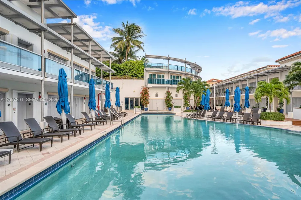 5959 Collins Ave #906 Miami Beach, FL 33140