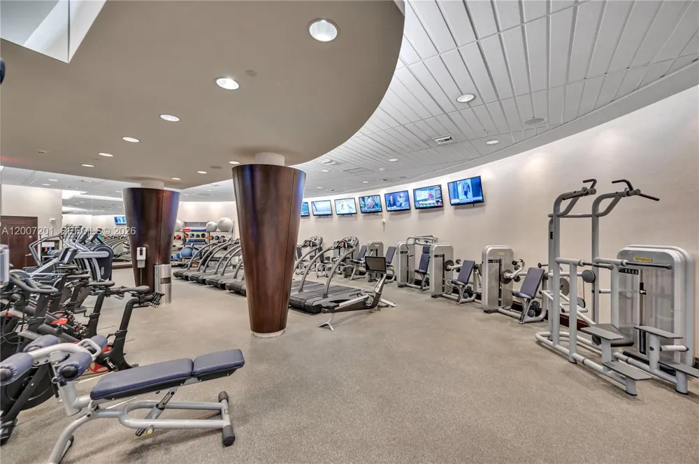5959 Collins Ave #906 Miami Beach, FL 33140