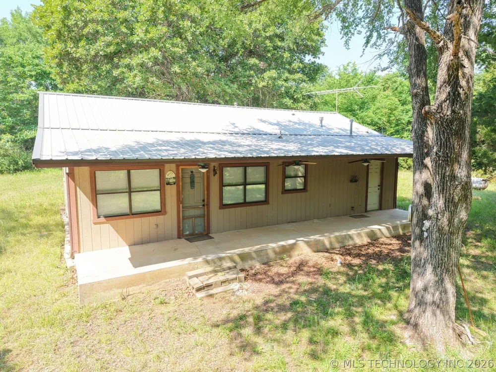9420 E 120th Road Dustin, OK 74839