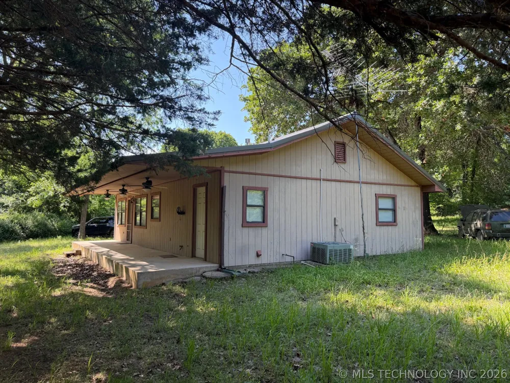 9420 E 120th Road Dustin, OK 74839