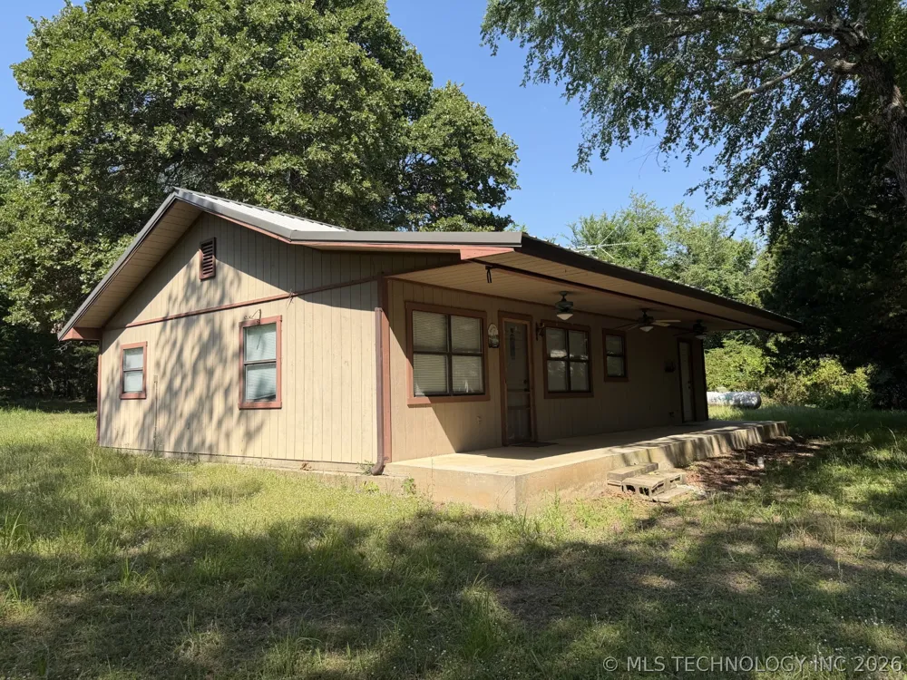 9420 E 120th Road Dustin, OK 74839
