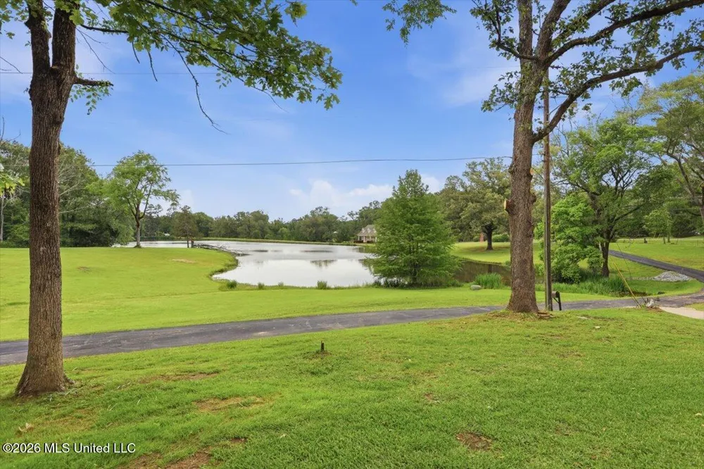1521 Lake Mimosa Drive Raymond, MS 39154
