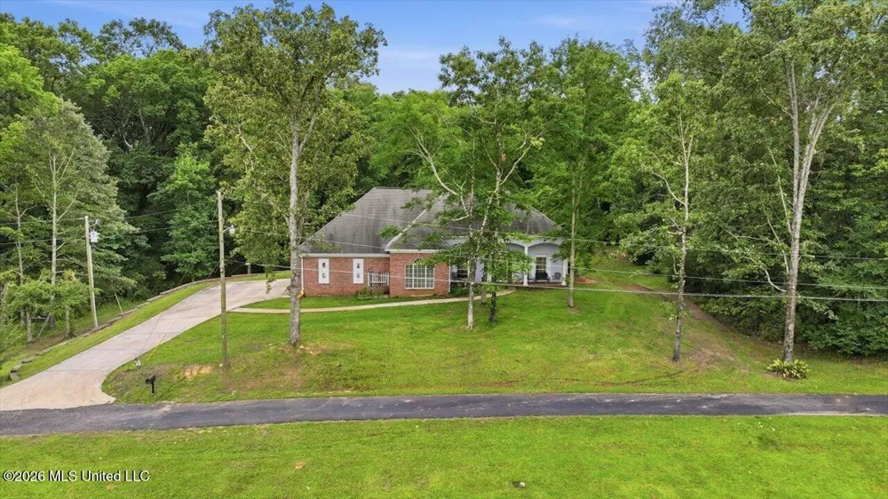 1521 Lake Mimosa Drive Raymond, MS 39154