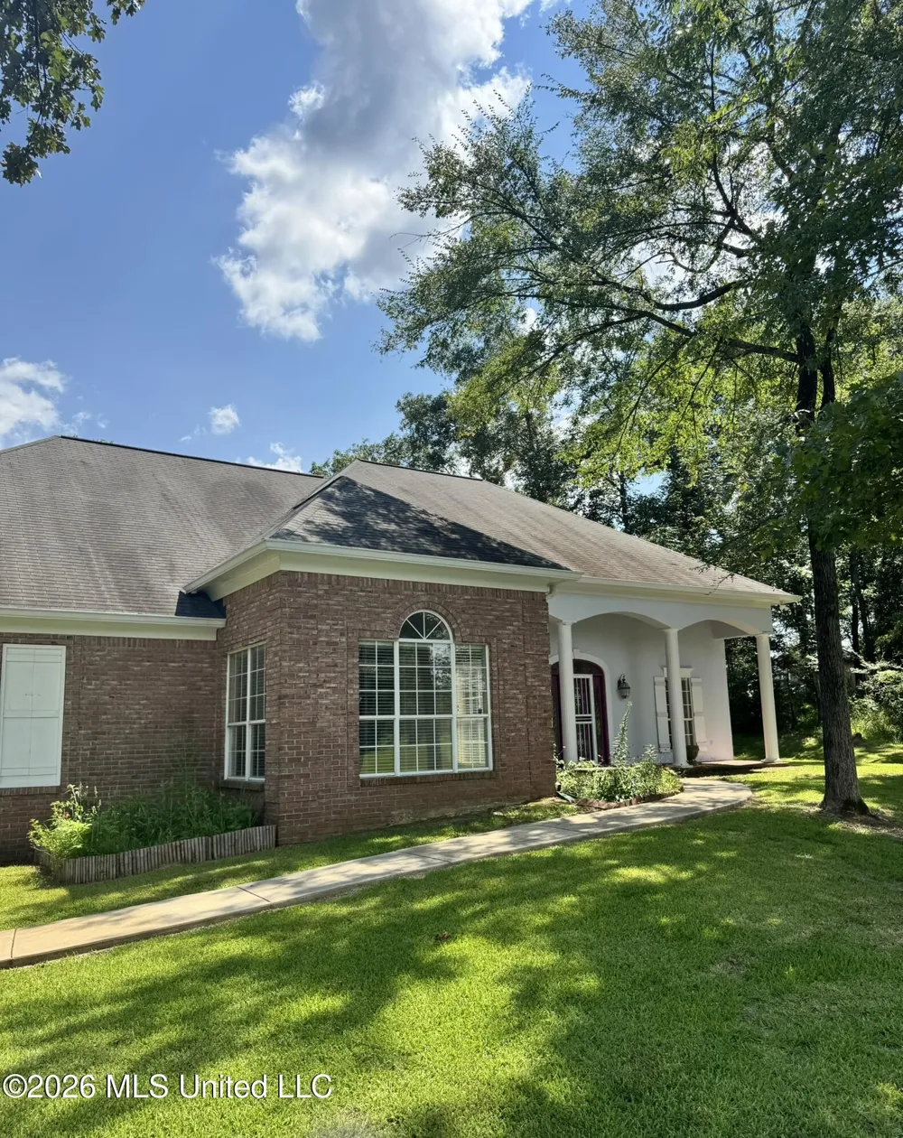 1521 Lake Mimosa Drive Raymond, MS 39154