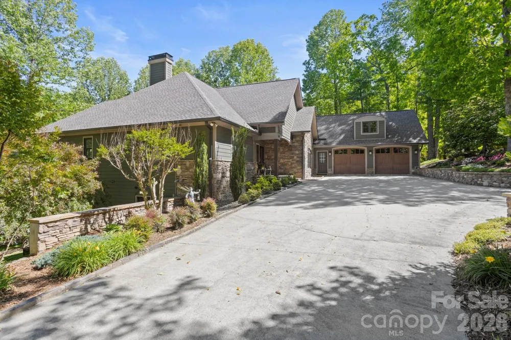 20 Fernridge Court Flat Rock, NC 28731