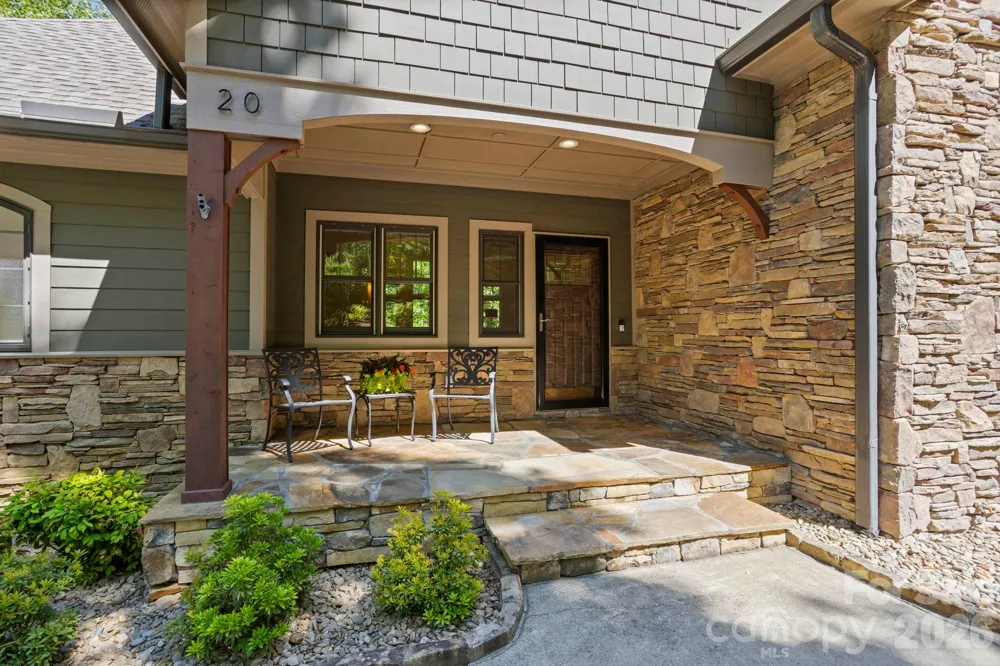 20 Fernridge Court Flat Rock, NC 28731