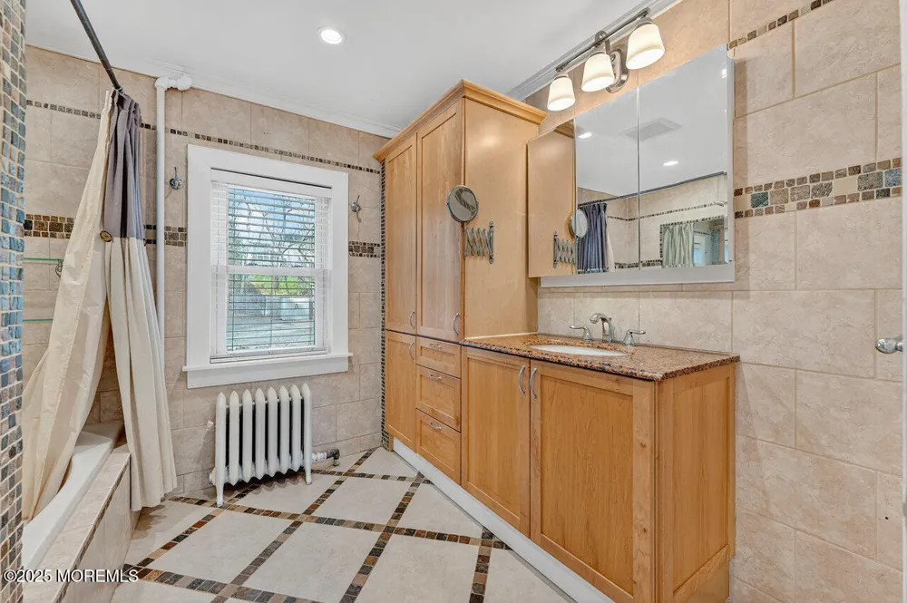 28 Old Clinton Road Raritan, NJ 08822