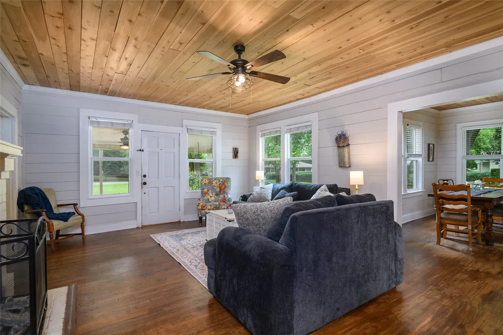 208 Louisiana Street Belcher, LA 71004