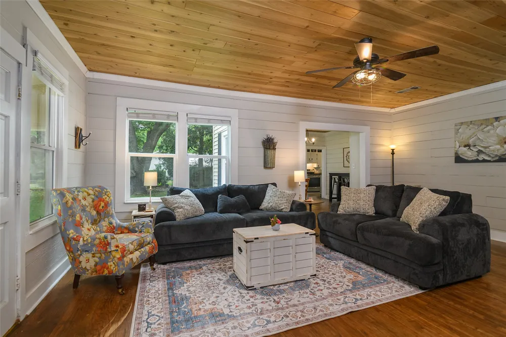 208 Louisiana Street Belcher, LA 71004
