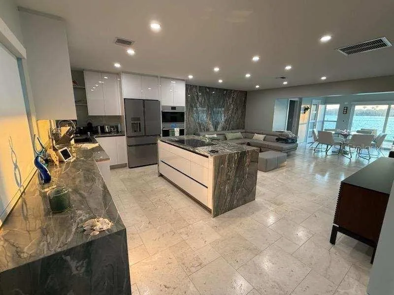 885 WHITE CAP CIRCLE #34 Venice, FL 34285
