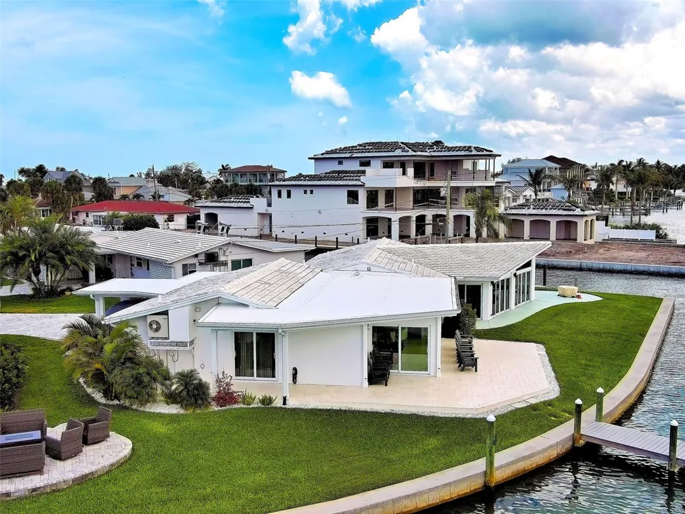 885 WHITE CAP CIRCLE #34 Venice, FL 34285