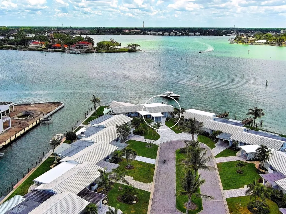 885 WHITE CAP CIRCLE #34 Venice, FL 34285