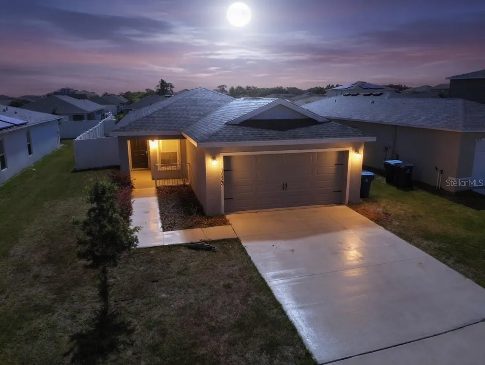 1923 GOLDEN BEAK DRIVE Eagle Lake, FL 33839