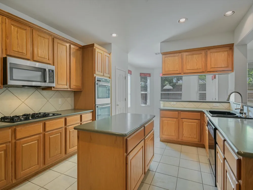 2007 Forest Hill Cove Round Rock, TX 78665