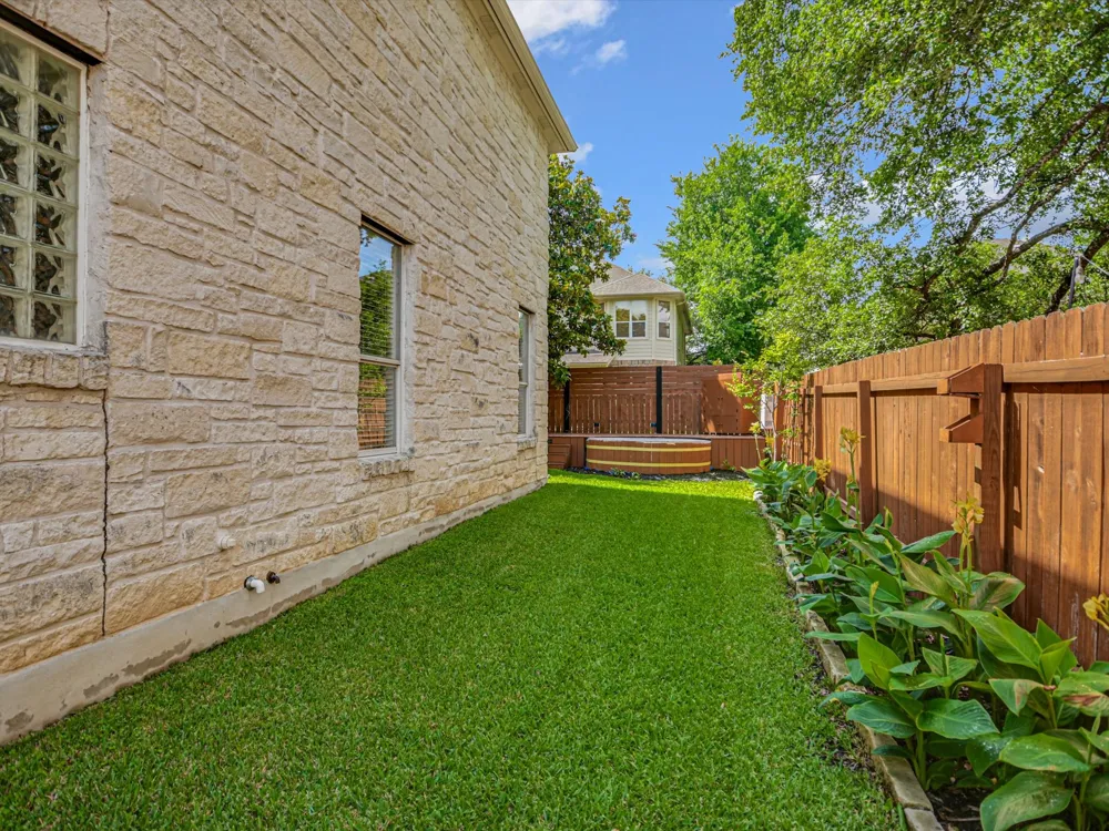 2007 Forest Hill Cove Round Rock, TX 78665
