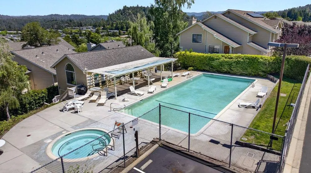 12 Horseshoe Court Scotts Valley, CA 95066