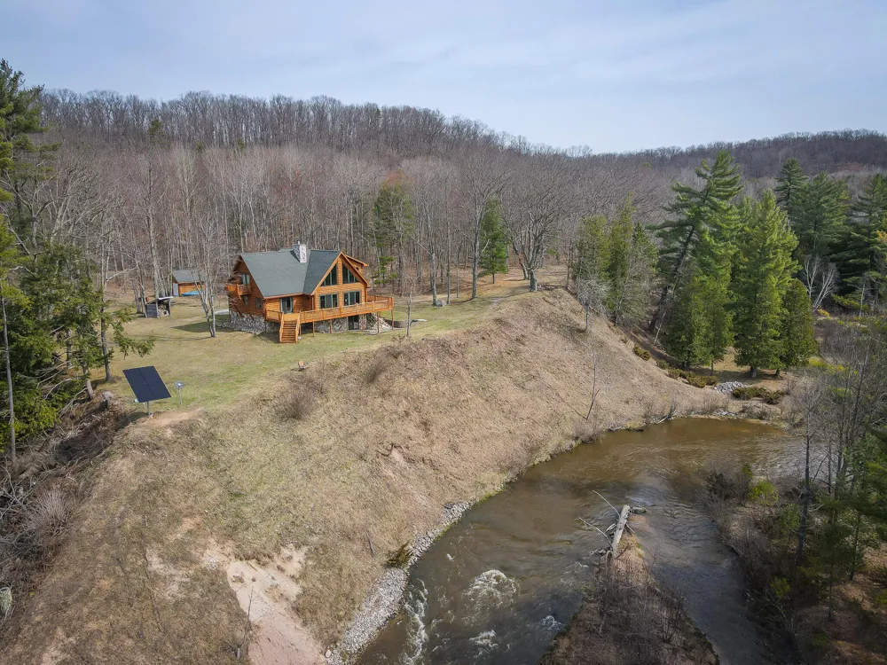 9184 M-37 Wellston, MI 49689