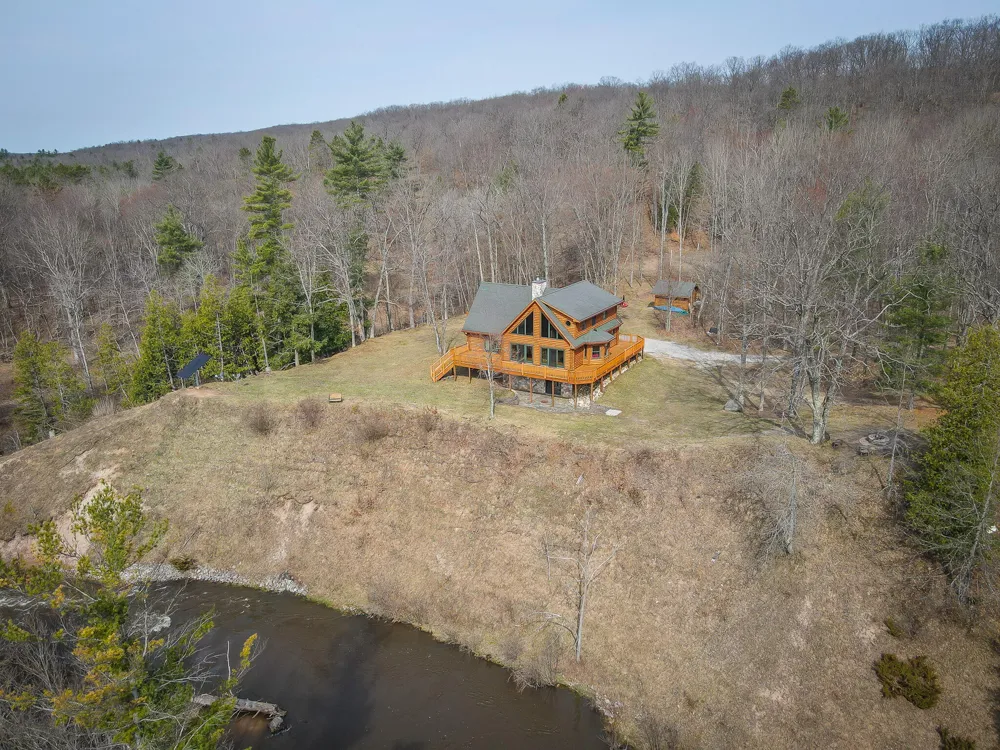 9184 M-37 Wellston, MI 49689