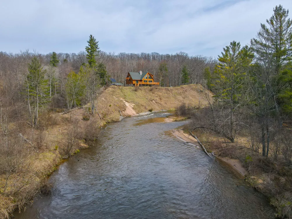 9184 M-37 Wellston, MI 49689
