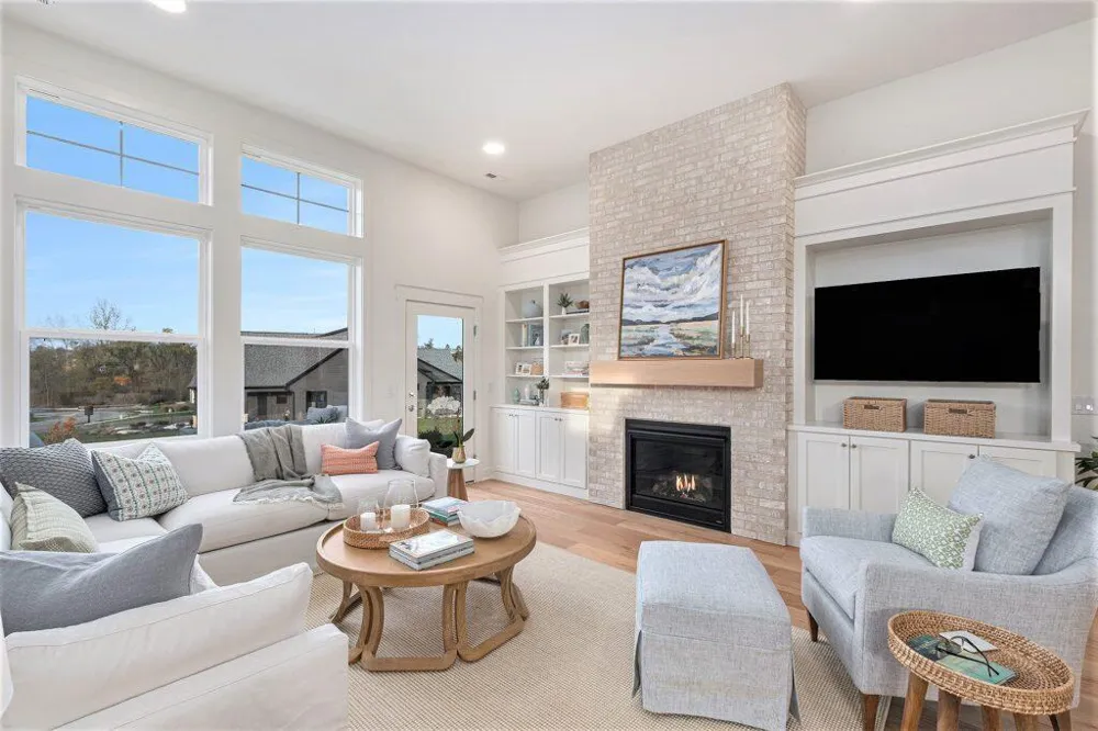 4715 Knapp Bluff Drive NE Grand Rapids, MI 49525