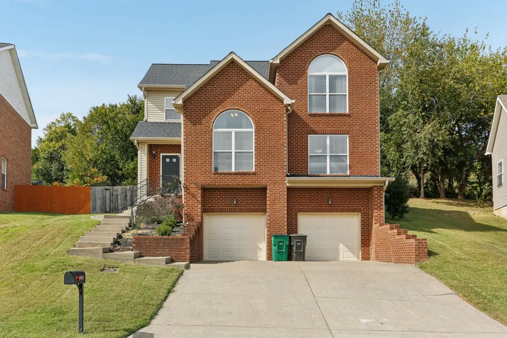 2048 Harvest Ln Nashville, TN 37218