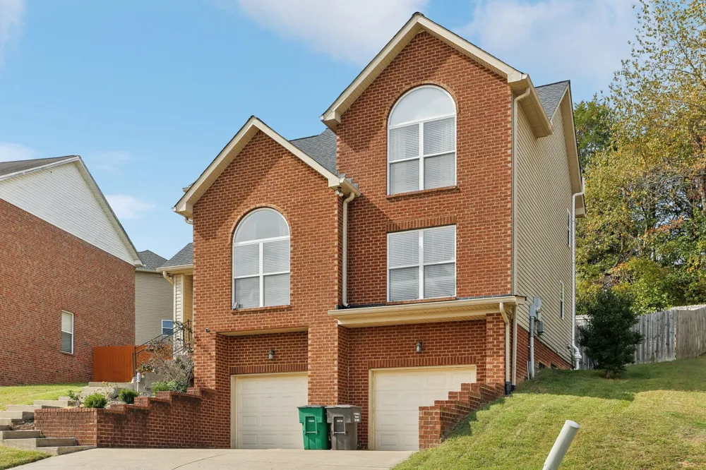 2048 Harvest Ln Nashville, TN 37218