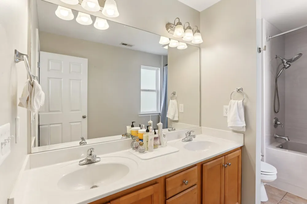 2048 Harvest Ln Nashville, TN 37218