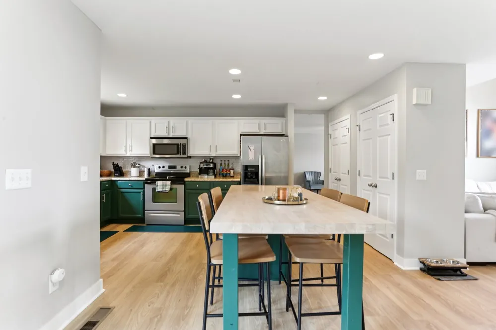 2048 Harvest Ln Nashville, TN 37218