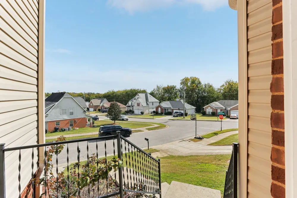2048 Harvest Ln Nashville, TN 37218