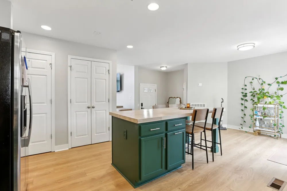 2048 Harvest Ln Nashville, TN 37218