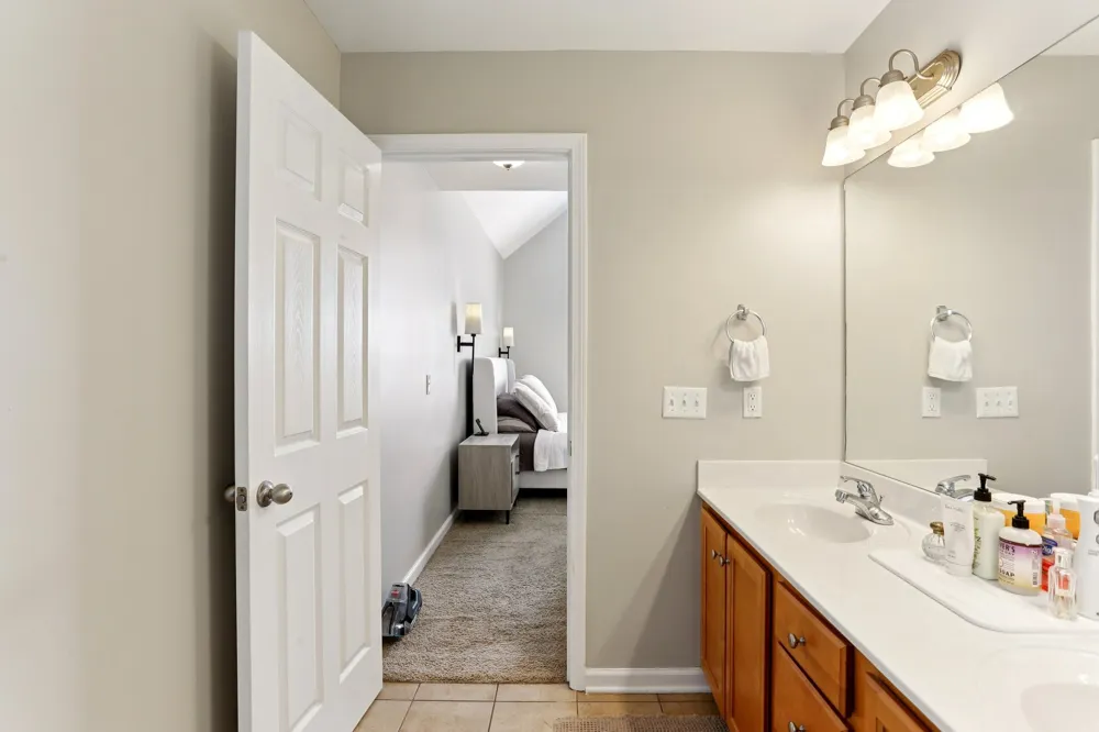 2048 Harvest Ln Nashville, TN 37218