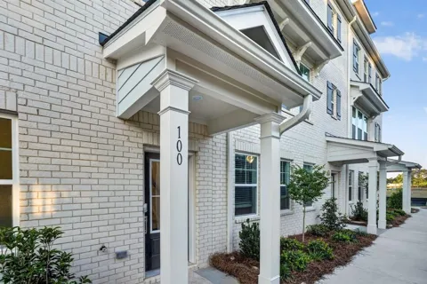 100 Epperly Way