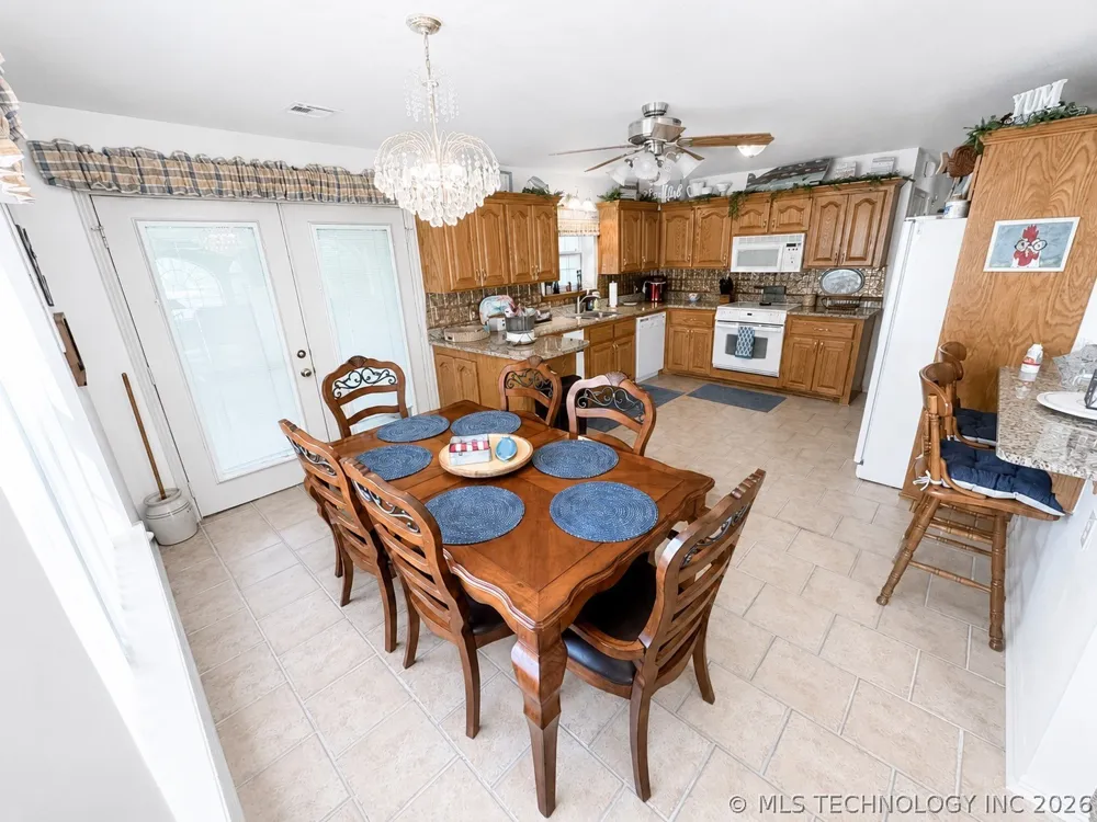 114537 Spring Creek Eufaula, OK 74432