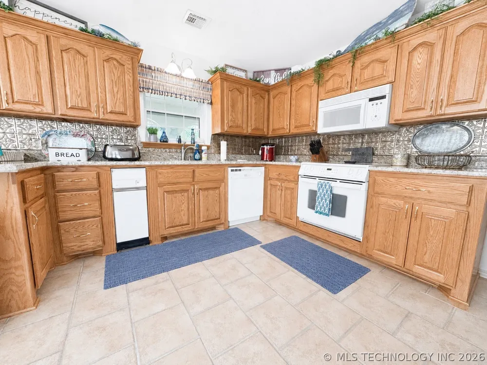 114537 Spring Creek Eufaula, OK 74432