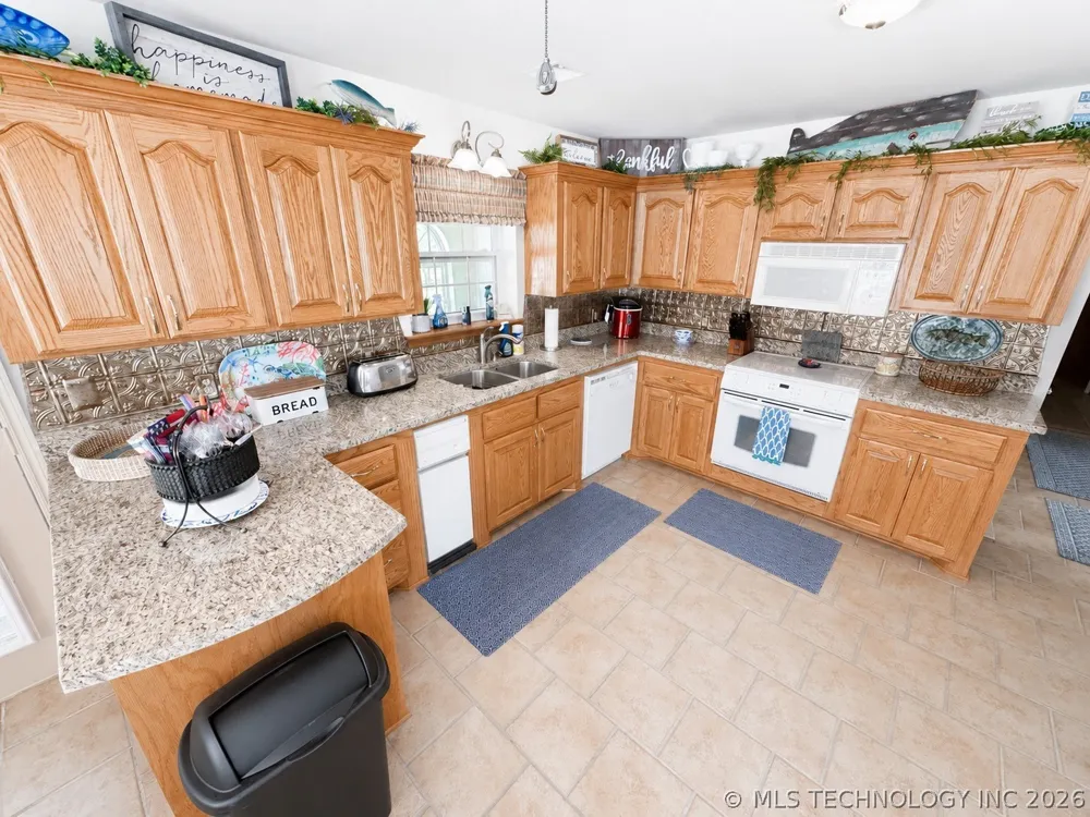 114537 Spring Creek Eufaula, OK 74432