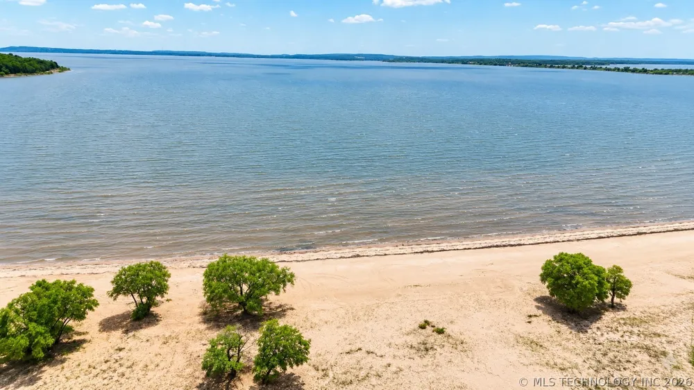 114537 Spring Creek Eufaula, OK 74432