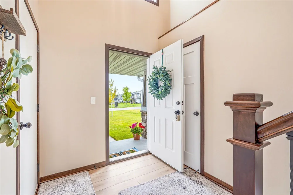 422 Bluebird Drive NW Isanti, MN 55040