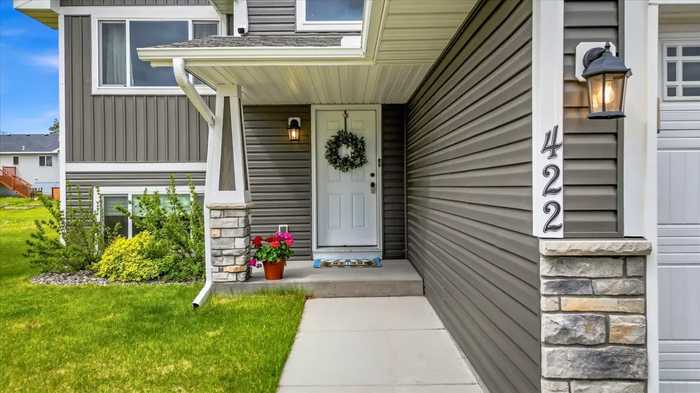 422 Bluebird Drive NW Isanti, MN 55040